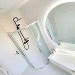 Apartment 80m2 Avec Terrasse Balcon Jacuzzi Et Sauna Privatif En Hyper Centre Place Drouet D'erlon Reims