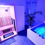 80m2 Avec Terrasse Balcon Jacuzzi Et Sauna Privatif En Hyper Centre Place Drouet D'erlon
