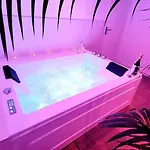 80m2 Avec Terrasse Balcon Jacuzzi Et Sauna Privatif En Hyper Centre Place Drouet D'erlon 아파트