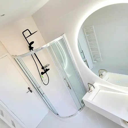 Apartament 80m2 Avec Terrasse Balcon Jacuzzi Et Sauna Privatif En Hyper Centre Place Drouet D'erlon Reims
