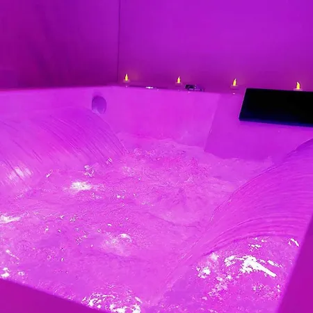 80m2 Avec Terrasse Balcon Jacuzzi Et Sauna Privatif En Hyper Centre Place Drouet D'erlon *