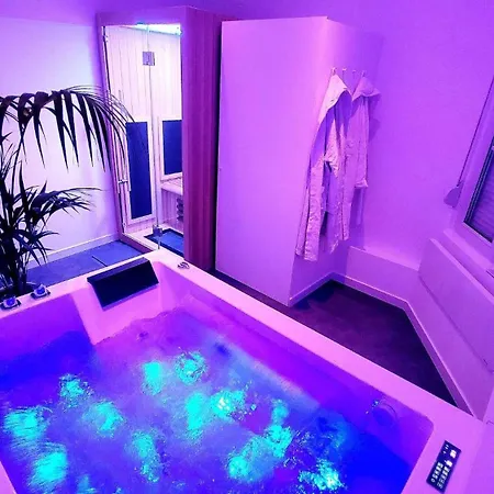 شقة 80m2 Avec Terrasse Balcon Jacuzzi Et Sauna Privatif En Hyper Centre Place Drouet D'erlon